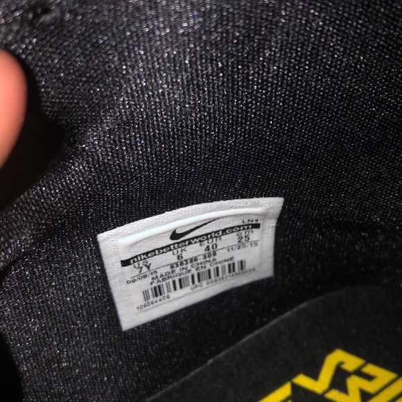 Too small - Picture 6 of 6